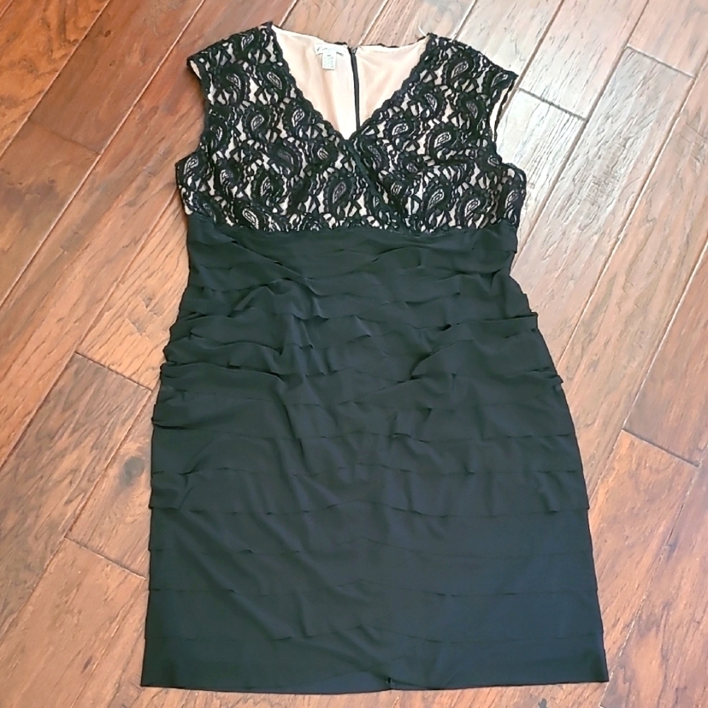 Kim Roger's sleeveless dress with lace top & ruffled skirt size 18W